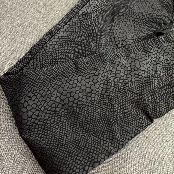 NEW! YMI Collection Skinny Pants Charcoal Snakeskin Print Large Cotton Blend - Picture 10 of 15